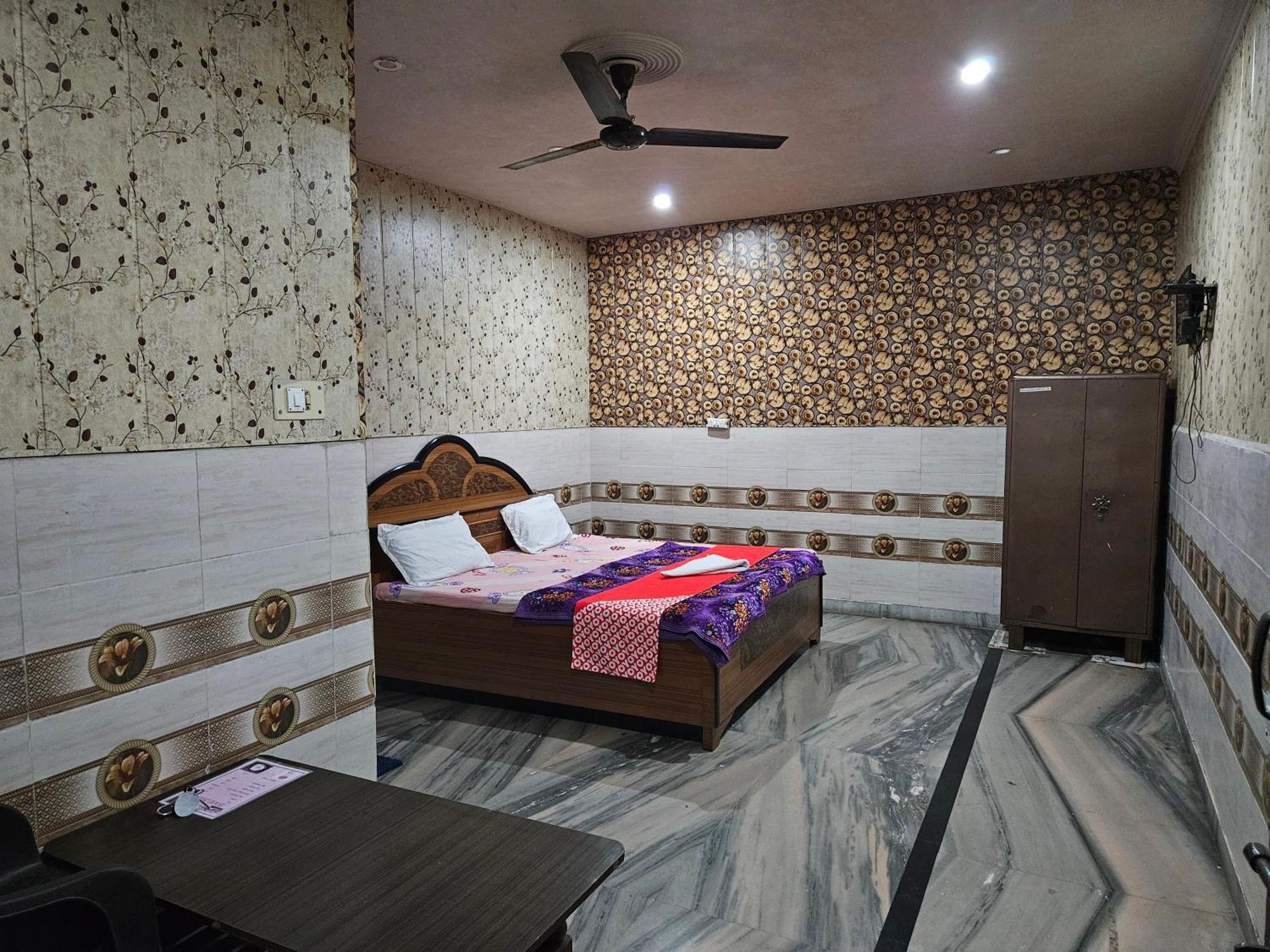 Hotel Chitrarth & Party Lawn Haldwani Ngoại thất bức ảnh